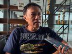 MEMBERI-INFORMASI-Kepala-DLH-juga-mengambil-sampel-tanah.jpg