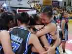 MENANGIS-Ekspresi-pemain-basket-putri-SMAN-1-Glagah-Banyuwangi-di-G.jpg