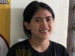 Nasib-Wulan-Gadis-Surabaya-Penjual-Koran-demi-Beli-Rumah-Untuk-Orang-Tua-Impian-Terwujud.jpg