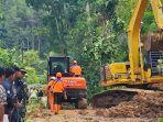 PENCARIAN-KORBAN-Proses-pencarian-6-korban-tanah-longsor.jpg