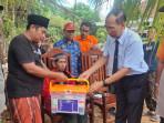 PENYALURAN-BANTUAN-Asisten-I-Pemkab-Sumenep-Ferdiansyah-Tetrajaya-ber.jpg