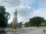 Para-pekerja-di-proyek-revitalisasi-alun-alun-Sidoarjo.jpg