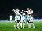 Para-pemain-Persik-Kediri-saat-merayakan-gol-di-Liga-1.jpg