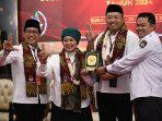 Pasangan-Luluk-Nur-Hamidah-dan-Lukmanul-Khakim-kedua-dan-ketiga-dari-kiri.jpg