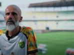 Pelatih-Persebaya-Surabaya-Eduardo-Perez.jpg