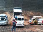 Pengiriman-sawdust-menggunakan-truk-ke-PLN-Nusantara-Power-UP-Pacitan.jpg