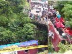 Penumpang-ceritakan-susana-di-dalam-bus-saat-terjun-ke-sungai-di-Objek-Wisata-Guci-Tegal.jpg