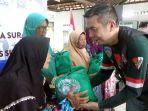 Penyerahan-bantuan-sosial-dari-MBI-Surabaya-ke-warga-Desa-Jarakan-Tulungagung-Jawa-Timur.jpg