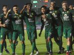 Persebaya-Surabaya-berhasil-mengalahkan-Dewa-United-1542023.jpg