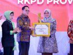Pj-Gubernur-Jawa-Timur-Adhy-Karyono-dan-Bupati-Banyuwangi-Ipuk-Fiestiandani.jpg