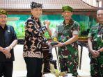 Pj-Sekda-Sidoarjo-Andjar-Surjadianto-bersama-Brigjen-TNI-Widjanarko.jpg