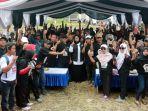 Ratusan-Barisan-Petani-dan-Nelayan-mendukung-Ipuk-Mujiono.jpg