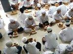 Ratusan-santri-di-Ponpes-Darul-Hijrah-Surabaya.jpg