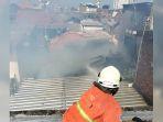 Rumah-di-Gubeng-Klingsingan-Surabaya-Terbakar.jpg