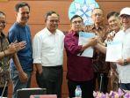 SEPAKAT-Ketua-Umum-PWI-Kongres-Luar-Biasa-Zulmansyah-Sekedang.jpg