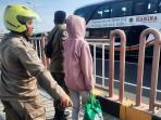 Perempuan Bangkalan Diamankan Satpol PP Kenjeran Surabaya, Mondar-mandir di Jembatan Suramadu