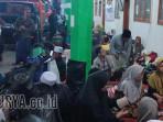 Sebagian-besar-keluarga-korban-menempati-Kampus-Al-Khoziny.jpg