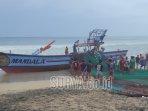 Sejumlah-orang-Kecamatan-Wonotirto-Kabupaten-Blitar-Kamis-792023.jpg