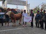 Semen-Gresik-bagikan-kurban.jpg