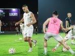 Skuad-Persik-Kediri-saat-menjalani-sesi-latihan-tim-bersama-persebaya.jpg