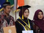 Sosok-Nuriyatus-Sholihah-Anak-Sopir-Jadi-Wisudawan-Terbaik-UPN-Yogyakarta-Berkat-Prestasi-Keagamaan.jpg