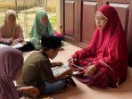 Sosok-Rahmayani-Sukarela-Jadi-Guru-Mengaji-untuk-Warga-Kurang-Mampu-Perjuangannya-Dapat-Apresiasi.jpg
