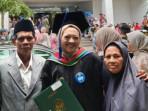 Sosok-Suni-Anak-Petani-Asal-Tegal-Lulus-S1-di-UNJ-Rela-Belajar-Sambil-Bantu-Orang-Tua-di-Sawah.jpg