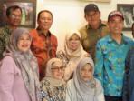 SosokKasim-Arifin-Mahasiswa-IPB-Rela-Jalani-KKN-15-Tahun-demi-Mengabdi-ke-Warga-Desa-di-Maluku.jpg