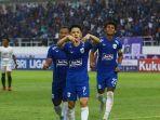 Taisei-Marukawa-saat-merayakan-gol-bersama-PSIS-Semarang.jpg