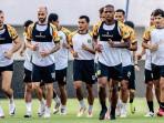 Tim-Persebaya-menjalani-latihan-2592025.jpg