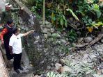 Wabup-Nganjuk-Trihandy-Cahyo-Saputro-meninjau-jalan-rusak.jpg