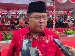 Wali-Kota-Blitar-Santoso-baju-merah.jpg
