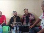 Wali-Kota-Surabaya-Eri-Cahyadi-saat-melayat-ke-rumah-duka-Cak-Sapari.jpg