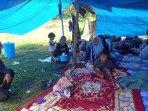 Warga-di-Pulau-Bawean-Gresik-masih-bertahan-di-tenda.jpg