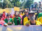 aliansi-bem-surabaya-aksi-turun-jalan-di-depan-kantor-lldikti-wilayah-vii-jawa-timur.jpg
