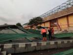 atap-stadion-Blitar-ambruk.jpg
