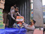 bantuan-polres-gresik-untuk-warga-terdampak-gempa-cianjur.jpg