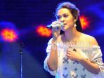 berita-entertainment-raisa_20160814_132526.jpg