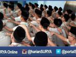 berita-jombang-hilangkan-stres-siswa-saling-pijat-punggung_20160407_153525.jpg