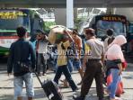 berita-mudik-lebaran-terminal-purabaya-sidoarjo_20160704_151558.jpg
