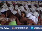 berita-sidoarjo-jatim-doa-bersama-siswa-jelang-unas_20160330_213447.jpg