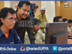 berita-surabaya-kepala-dindik-surabaya-mengarahkan-kordinator-wilayah-unbk_20160314_205623.jpg