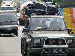 berita-surabaya-mudik-pakai-mobil_20160629_134103.jpg