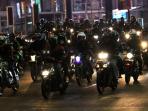 berita-surabaya-pemudik-naik-motor_20160630_135638.jpg