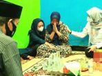 bupati-ipuk-memberi-semangat-keluarga-korban-kmp-yunicee-ariana-niken-permatasari-23.jpg