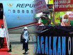 buruh-dan-mahasiswa-demo-di-istana-jokowi-pergi.jpg
