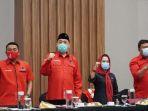 cabup-kelana-aprillianto-bersama-pengurus-pdi-perjuangan.jpg