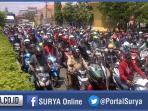 demo-turun-jalan-gresik_20151228_193202.jpg
