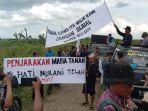 demo-warga-pemukim-tambak-di-lamongan.jpg