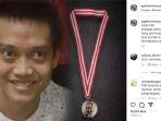 eks-kiper-arema-fc-menjual-medali-demi-menyambung-hidup-berikut-ini-profil-dan-biodatanya.jpg